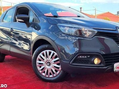 Second-hand Renault Captur Intens 90 CP (66 kW) 2015 Culoarealbastru SUV