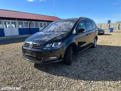 Second-hand VW Sharan Style 140 CP (102 kW) 2012 Culoarenegru Monovolum