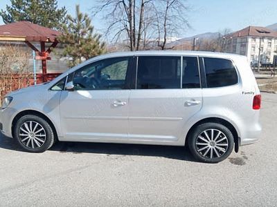 Second-hand VW Touran 105 CP (77 kW) 2011 Gri Monovolum