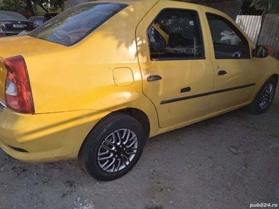 Utilizat 2012 Dacia Logan Berlinǎ | 2.100 EUR