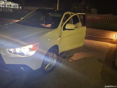 Alb Utilizat 2011 Mitsubishi ASX SUV | 6.500 EUR (Preț OK)