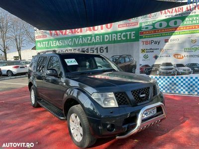 second-hand Nissan Pathfinder 2.5