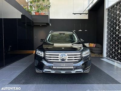 Mercedes GLB220