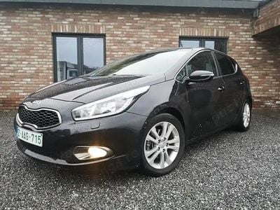 Second-hand Kia Ceed 128 CP (94 kW) 2013 Negru Hatchback