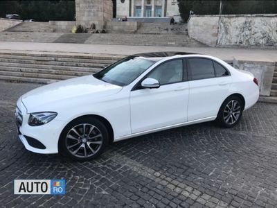 Alb Utilizat 2017 Mercedes E220 Berlinǎ | 30.900 EUR