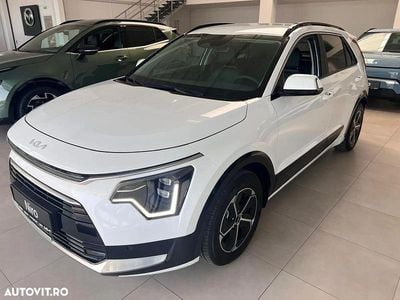 Alb Utilizat 2023 Kia Niro SUV | 32.000 EUR (Scump)