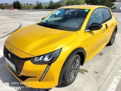 Galbeuriu Utilizat 2023 Peugeot e-208 Allure Hatchback | 24.402 EUR