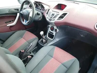 Second-hand Ford Fiesta Titanium 90 CP (66 kW) 2009 Visiniu Hatchback