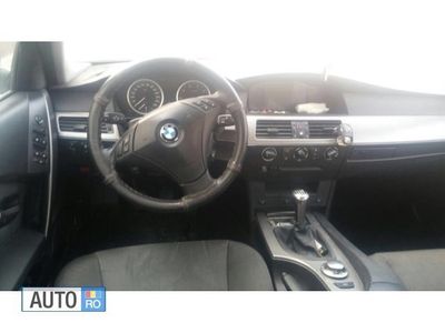 Second-hand BMW 520 170 CP (125 kW) 2004 Negru Berlinǎ