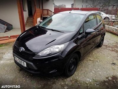 Culoarenegru Second-hand 2010 Ford Fiesta Ambiente Hatchback | 1.850 EUR (Preț OK)