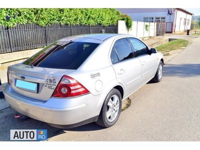 Gri Utilizat 2002 Ford Mondeo Berlinǎ | 2.800 EUR