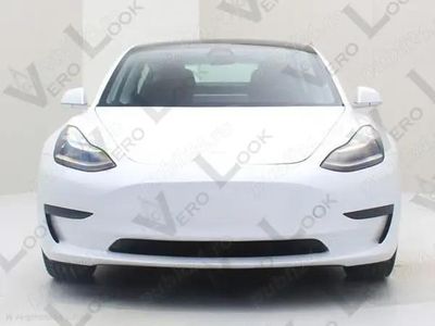 Second-hand Tesla Model 3 Standard Range 225 kW (306 CP) 2019 Alb Berlinǎ
