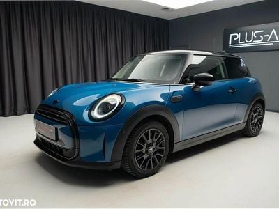 Second-hand Mini Cooper 136 CP (100 kW) 2023 Culoarealbastru Hatchback
