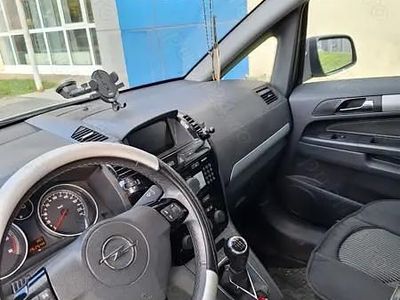 Utilizat 2011 Opel Zafira Monovolum | 4.000 EUR