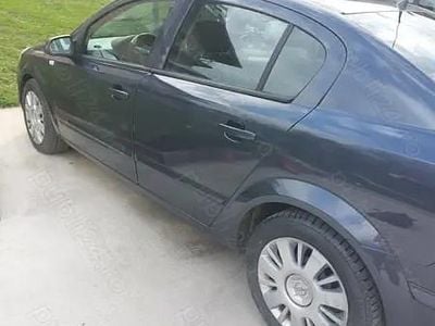 Utilizat 2009 Opel Astra Berlinǎ | 2.500 EUR