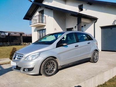 Mercedes B180