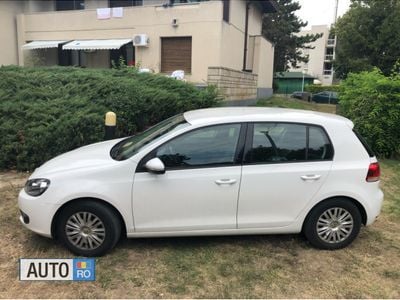 Alb Utilizat 2010 VW Golf VI Hatchback | 6.500 EUR (Puțin scump)