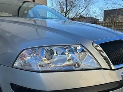 Argintiu Utilizat 2007 Skoda Octavia Berlinǎ | 2.300 EUR (Preț bun)