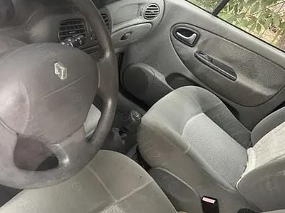 Utilizat 2002 Renault Scénic Monovolum | 1.500 EUR