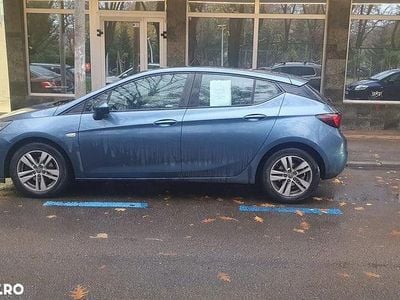 Second-hand Opel Astra Dynamic 125 CP (91 kW) 2017 Culoarealbastru Hatchback
