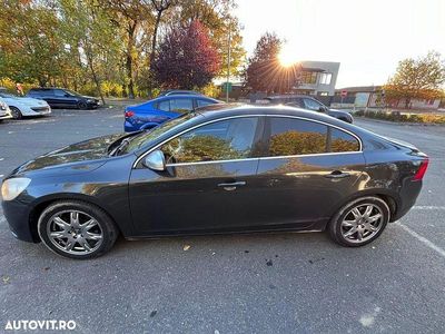 Second-hand Volvo S60 R-Design 163 CP (119 kW) 2011 Culoarealte culori Berlinǎ
