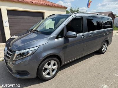 Mercedes V220