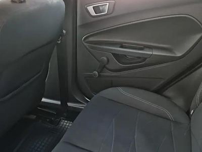 Gri Utilizat 2014 Ford Fiesta Hatchback | 4.600 EUR (Preț bun)