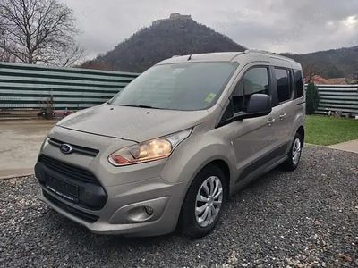 Negru Utilizat 2015 Ford Tourneo Monovolum | 5.150 EUR