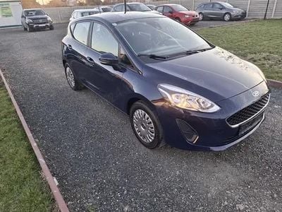 Second-hand Ford Fiesta 70 CP (51 kW) 2018 Culoarealbastru Hatchback