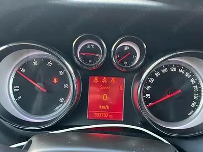 Second-hand Opel Zafira Tourer 131 CP (96 kW) 2012 Argintiu Monovolum