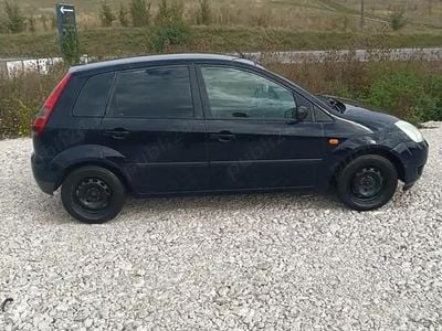 Second-hand Ford Fiesta 68 CP (50 kW) 2004 Berlinǎ