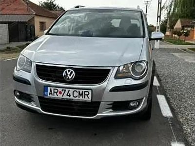 Utilizat 2009 VW Touran Cross Monovolum | 5.500 EUR
