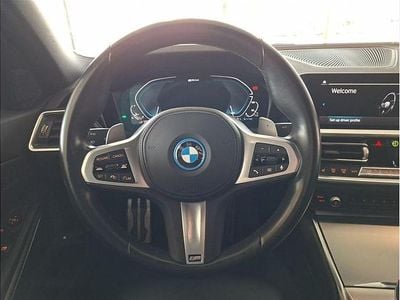 BMW 330e