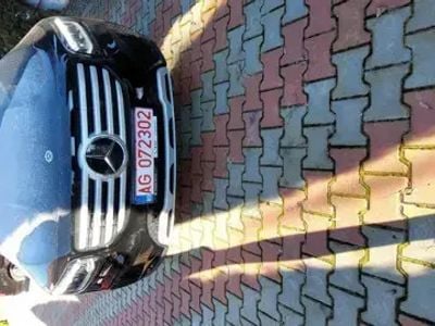 Second-hand Mercedes GLB200 170 CP (125 kW) 2024 Negru SUV