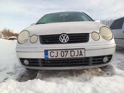 Gri Second-hand 2005 VW Polo Berlinǎ | 1.800 EUR (Puțin scump)