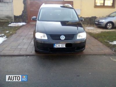 second-hand VW Touran 1900 cmc, diesel, negru, 153168 km