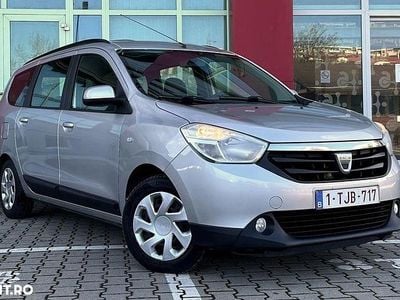 Second-hand Dacia Lodgy 90 CP (66 kW) 2014 Culoareargint Monovolum