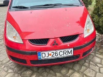 Rosu Second-hand 2004 Mitsubishi Colt Hatchback | 1.600 EUR