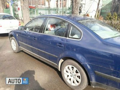 second-hand VW Passat manuala