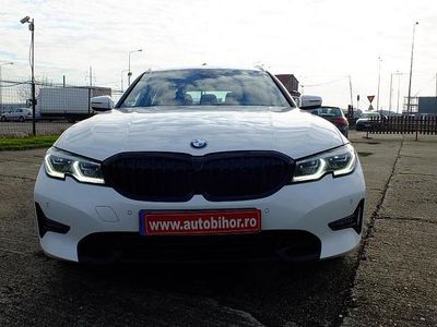 Alb Utilizat 2020 BMW 320 Sport Line Break | 18.590 EUR
