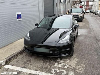 Culoarenegru Utilizat 2021 Tesla Model 3 Berlinǎ | 27.800 EUR (Preț bun)