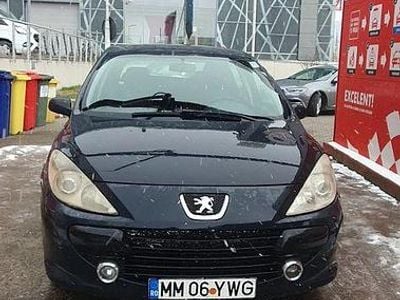 Culoarealbastru Utilizat 2005 Peugeot 307 Hatchback | 2.000 EUR (Puțin scump)