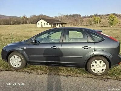 Second-hand Ford Focus Trend 100 CP (73 kW) 2007 Gri Hatchback