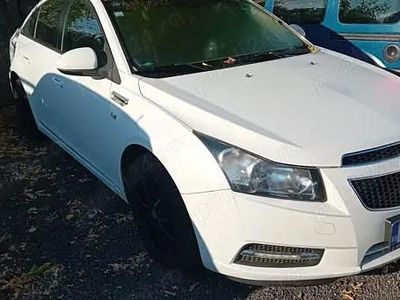 Alb Utilizat 2010 Chevrolet Cruze Berlinǎ | 2.700 EUR