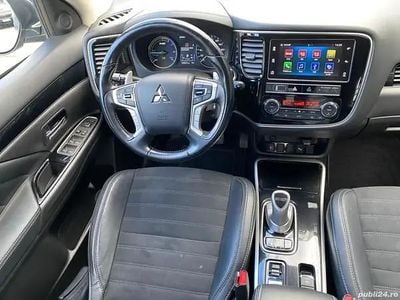 Gri Utilizat 2019 Mitsubishi Outlander P-HEV SUV | 17.850 EUR (Preț OK)