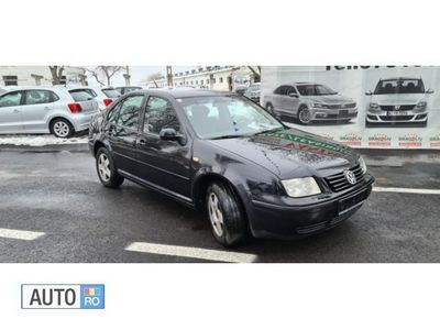 Second-hand VW Bora 90 CP (66 kW) 2000 Negru Berlinǎ
