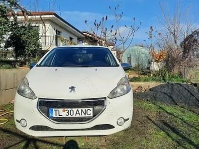 Second-hand Peugeot 208 68 CP (50 kW) 2015 Hatchback