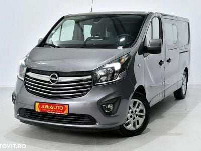 Gri Utilizat 2017 Opel Vivaro Monovolum | 15.428 EUR (Scump)