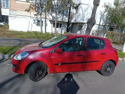 Rosu Utilizat 2008 Renault Clio II Hatchback | 9.000 EUR