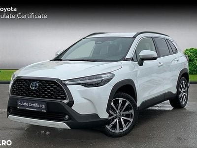Second-hand Toyota Corolla Cross 197 CP (144 kW) 2023 Culoarealb SUV